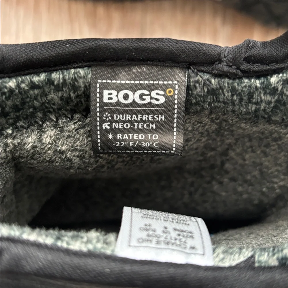 Women’s Bogs Charlie mid boot, size 8, black/gray, waterproof & fleece lined